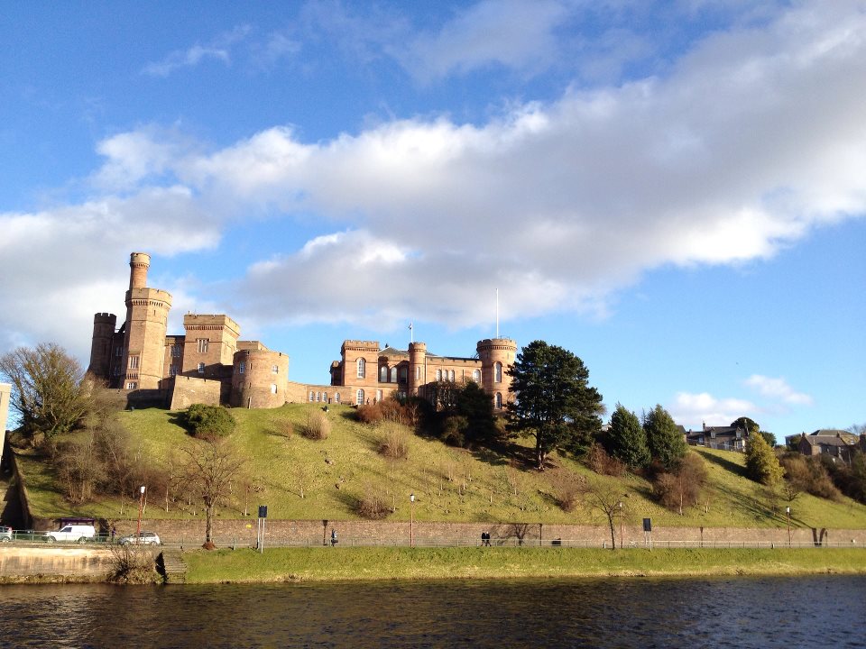 are dogs allowed in inverness castle